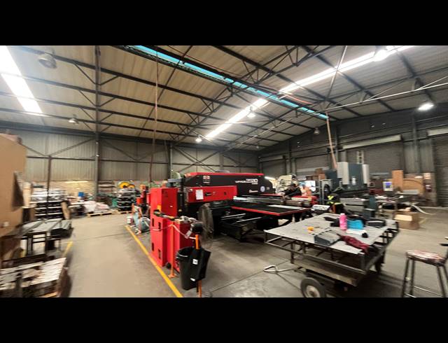 1,535M² WAREHOUSE TO LET IN SPARTAN